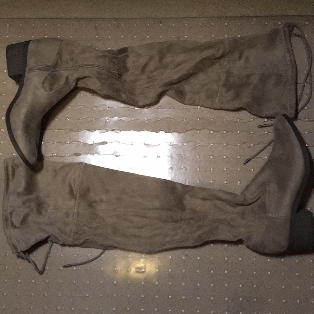 USED SM Brown Suede Knee-High Boots, Size 8